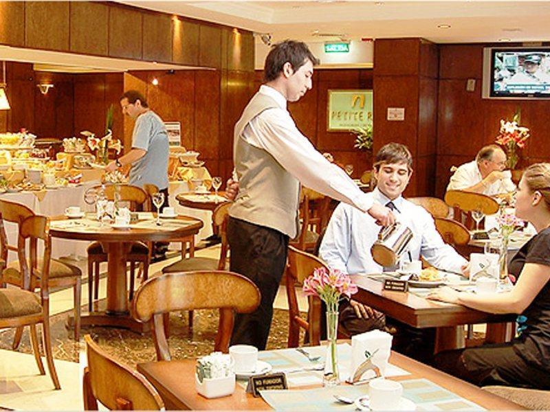 Howard Johnson 9 De Julio Avenue Hotel Buenos Aires