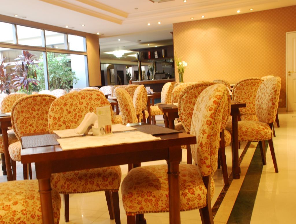 Hr Esmeralda Luxor Hotel