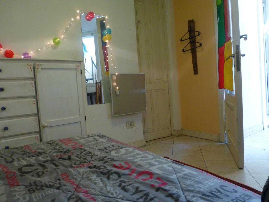 Piso Compartido Abasto Guest house *