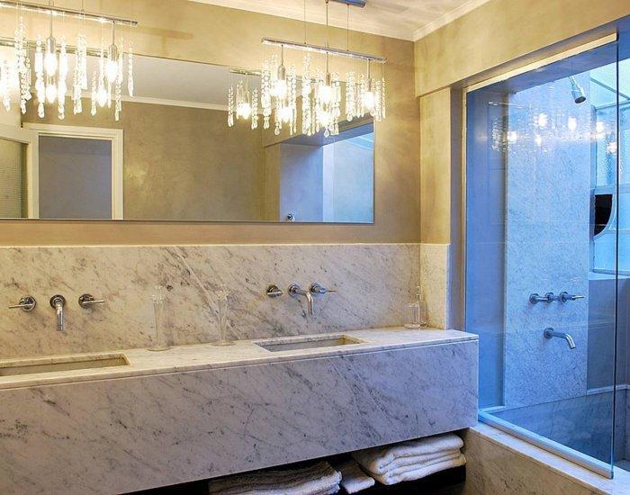 Deluxe In French Style Building Apartment *