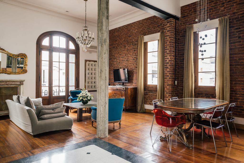 Apartment Deluxe In French Style Building *