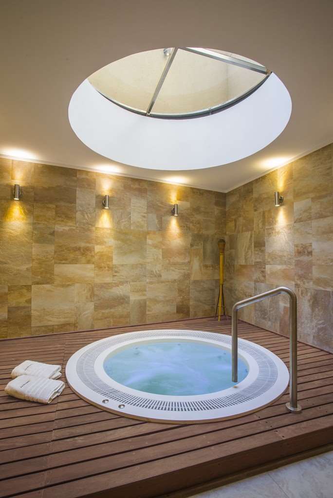 Aparthotel Arc Arenales &