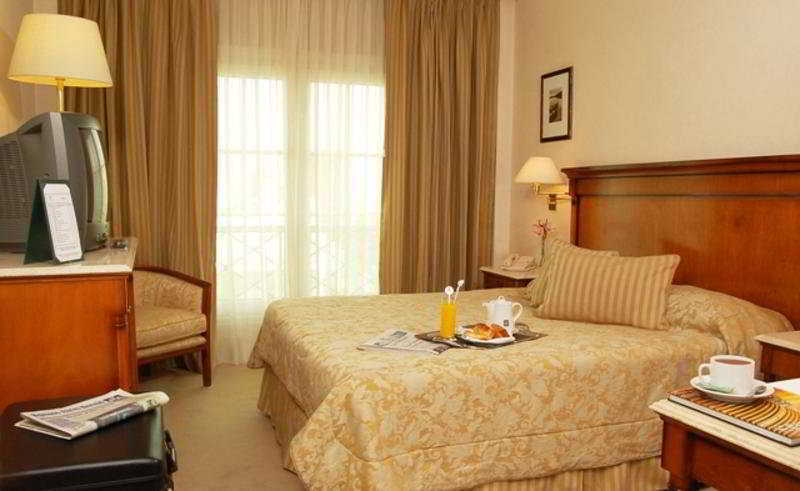 Hotel Howard Johnson 9 De Julio Avenue