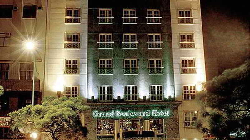 Hotel Howard Johnson 9 De Julio Avenue 4*
