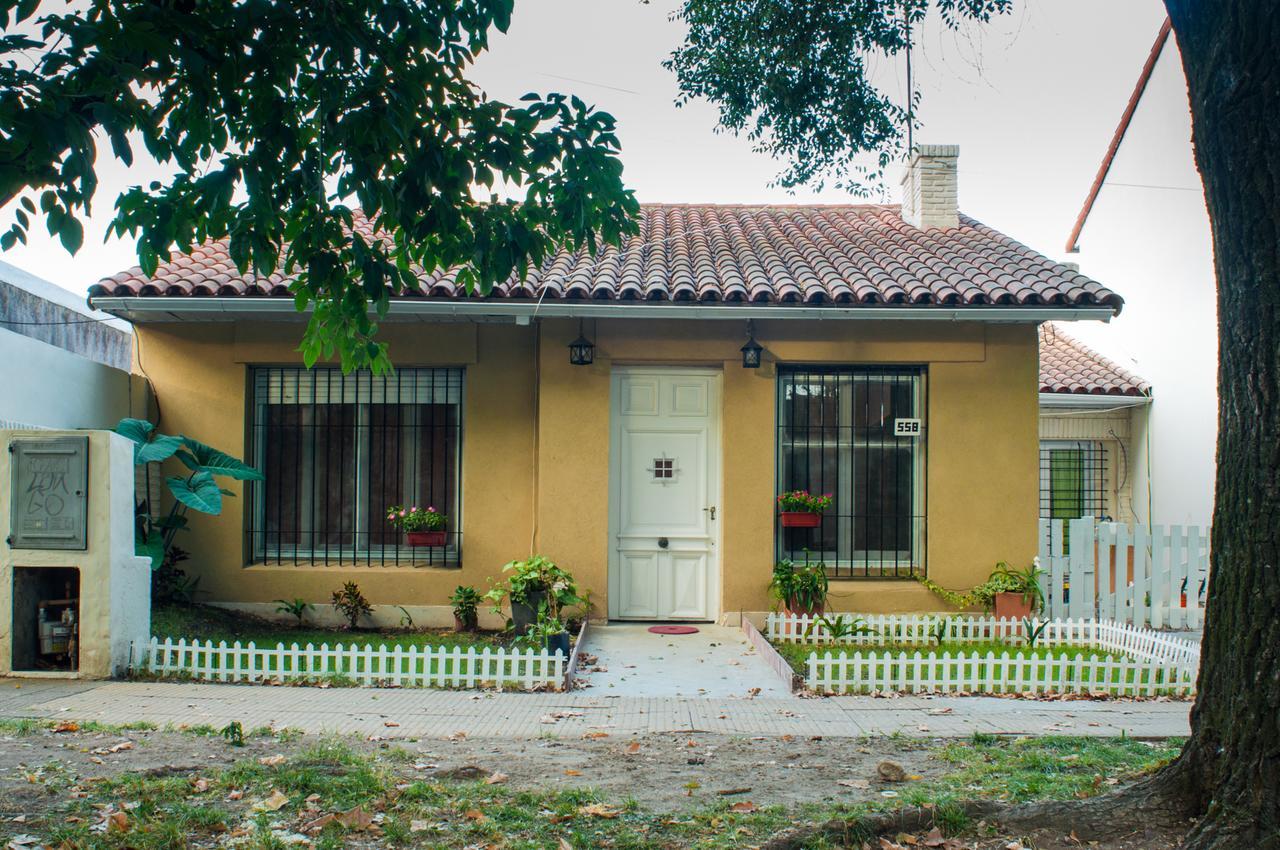 Casa Borges Adrogue Homestay *