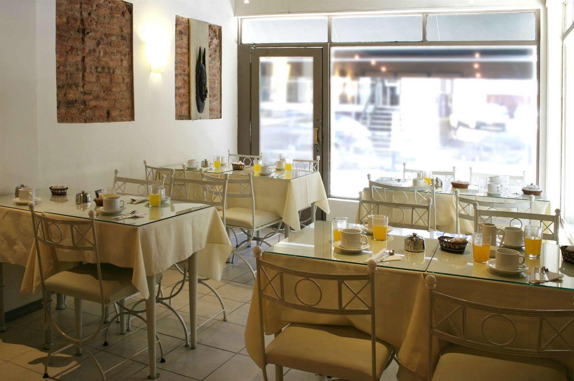 Aparthotel Edificio Charcas 3*
