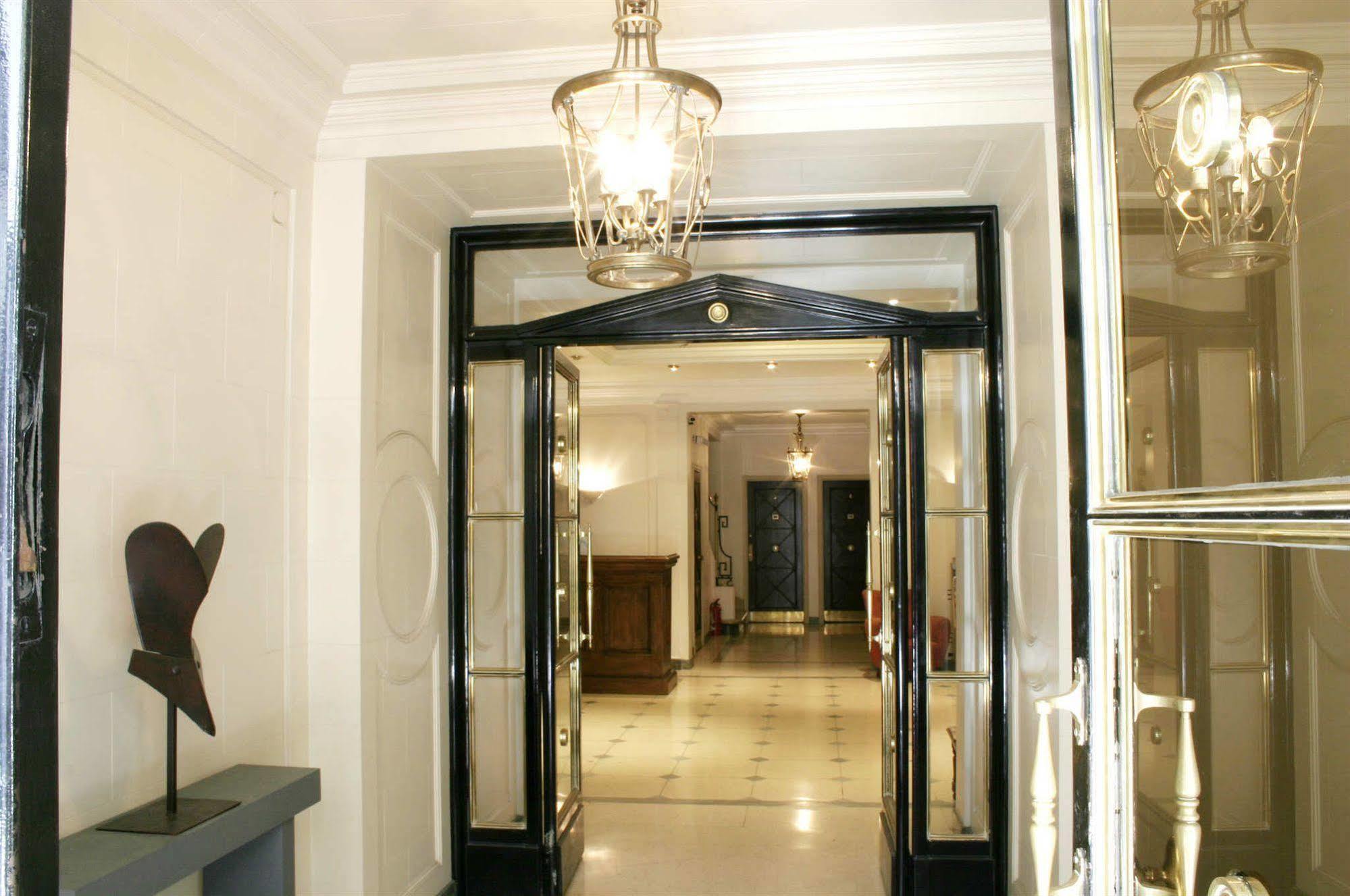 Aparthotel Edificio Charcas 3*