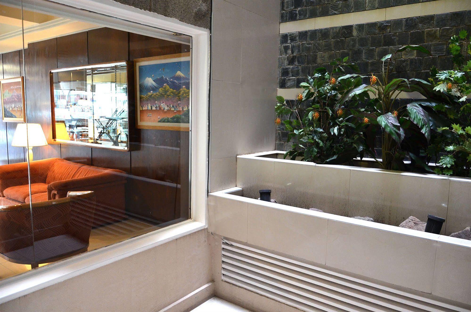 Ecuador Hotel Buenos Aires