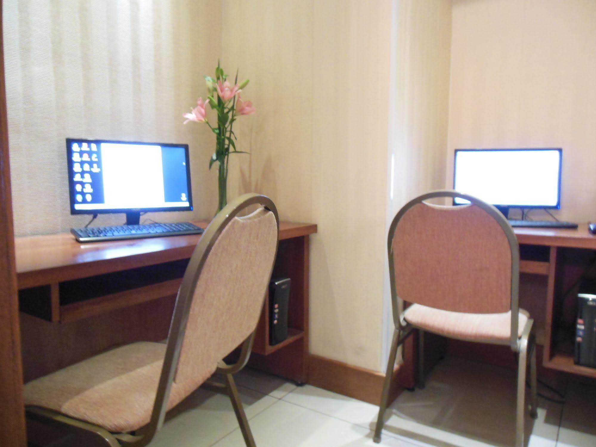 Hotel Sheltown