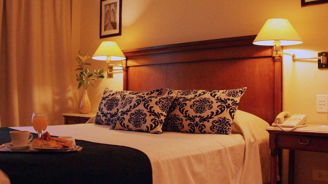 Howard Johnson 9 De Julio Avenue Hotel 4*