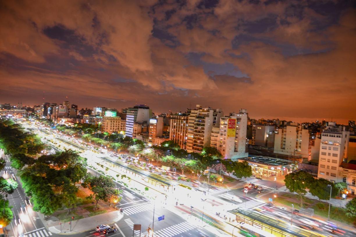 Hotel Howard Johnson 9 De Julio Avenue 4*