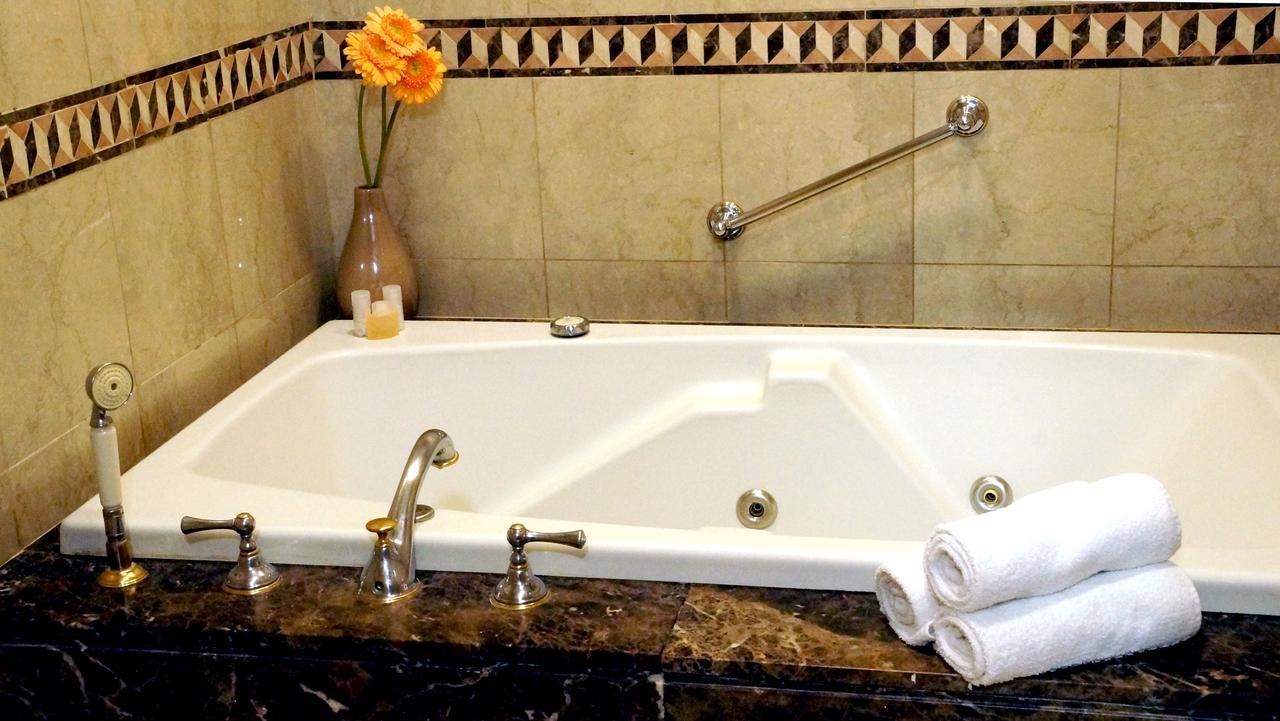 Howard Johnson 9 De Julio Avenue 4*