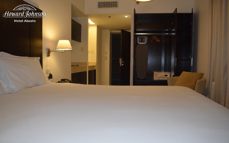 Howard Johnson Abasto Hotel