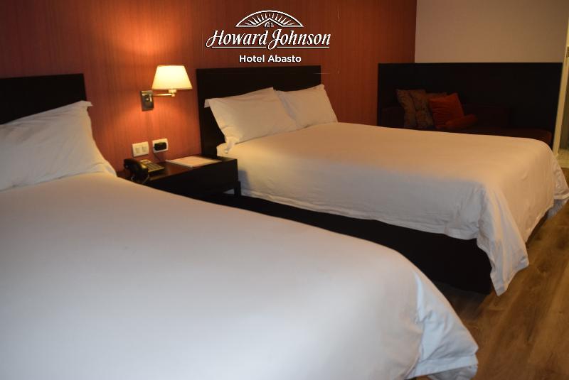 Howard Johnson Abasto 3*