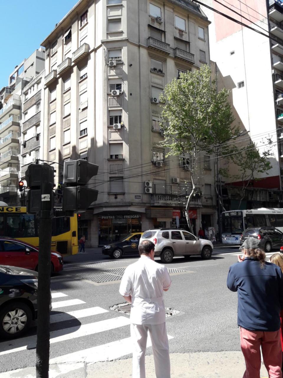 895 Avenida Pueyrredon Apartment