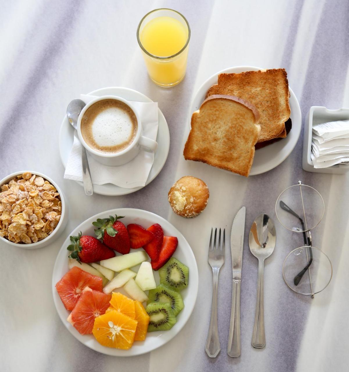 Dazzler By Wyndham Recoleta Hotel 4*