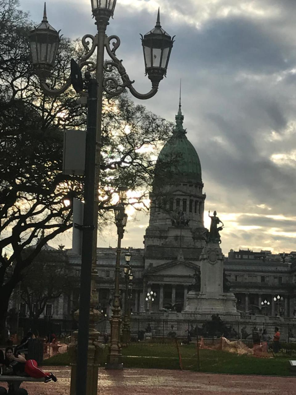 Departamento En El Casco Historico De La Ciudad De *