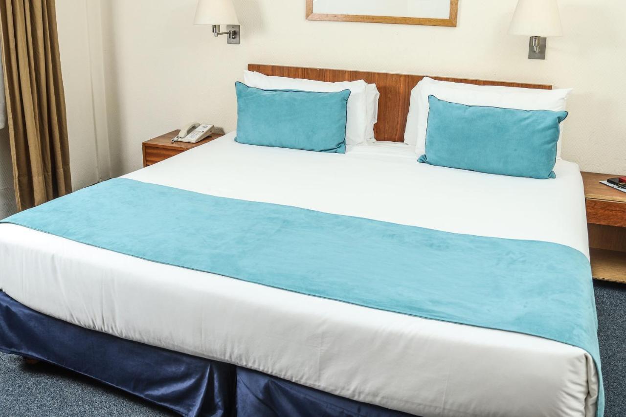 Ch Le Petit Aparthotel 4*