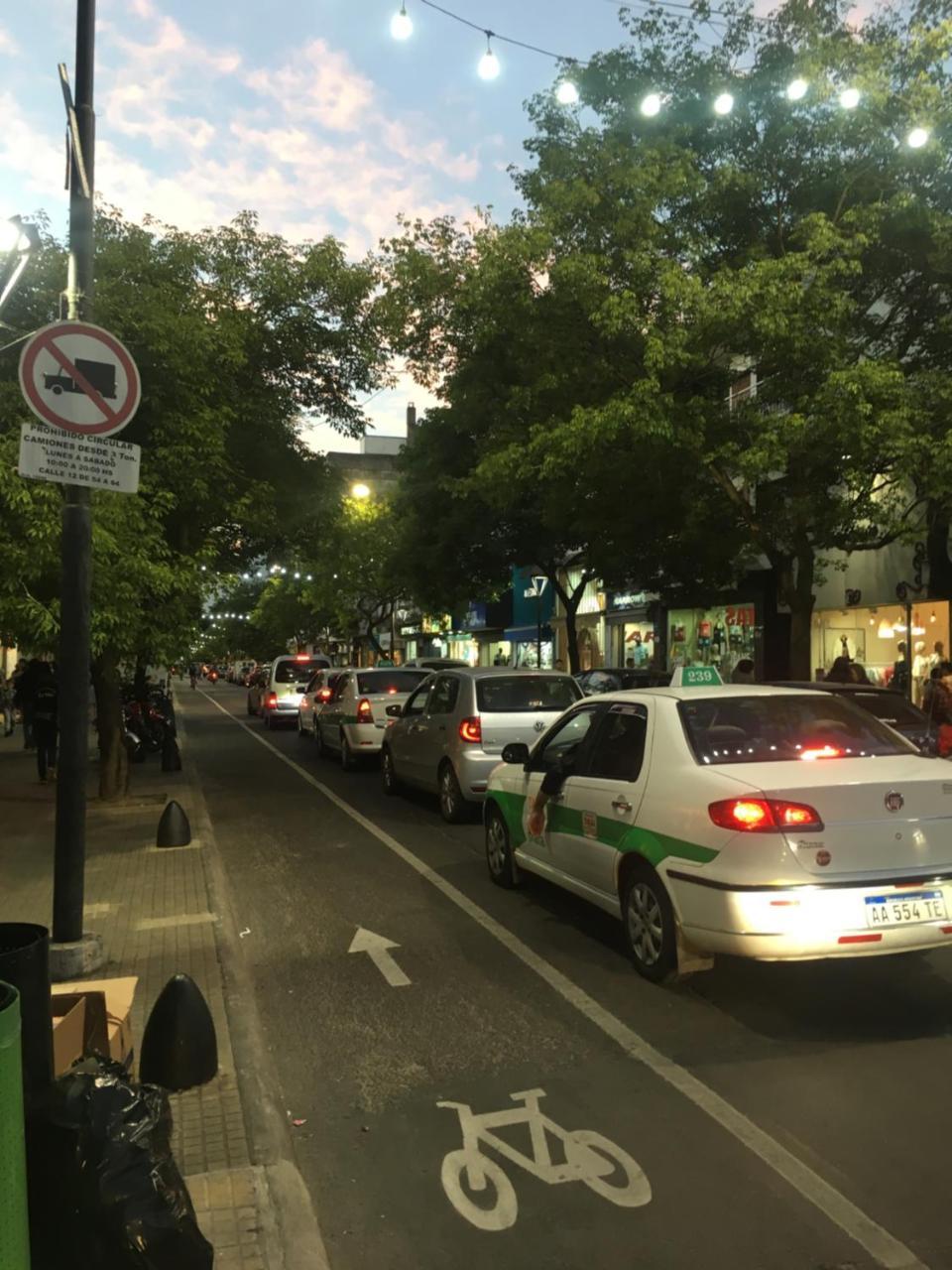 Av Kennedy Y Cervino A Metros Embajada Eeuu