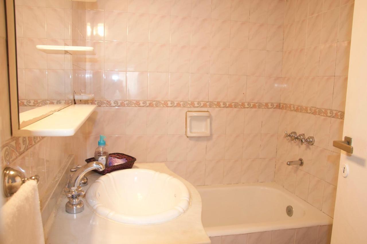 Apartamento Luminous Studio Apartment. Ideal Location. By Owner.