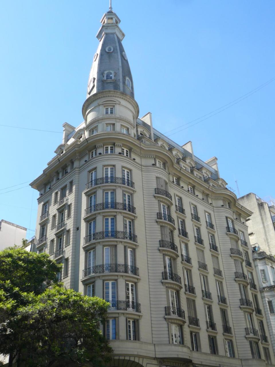 In Av Callao 531 *
