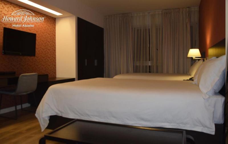 Howard Johnson Abasto 3*