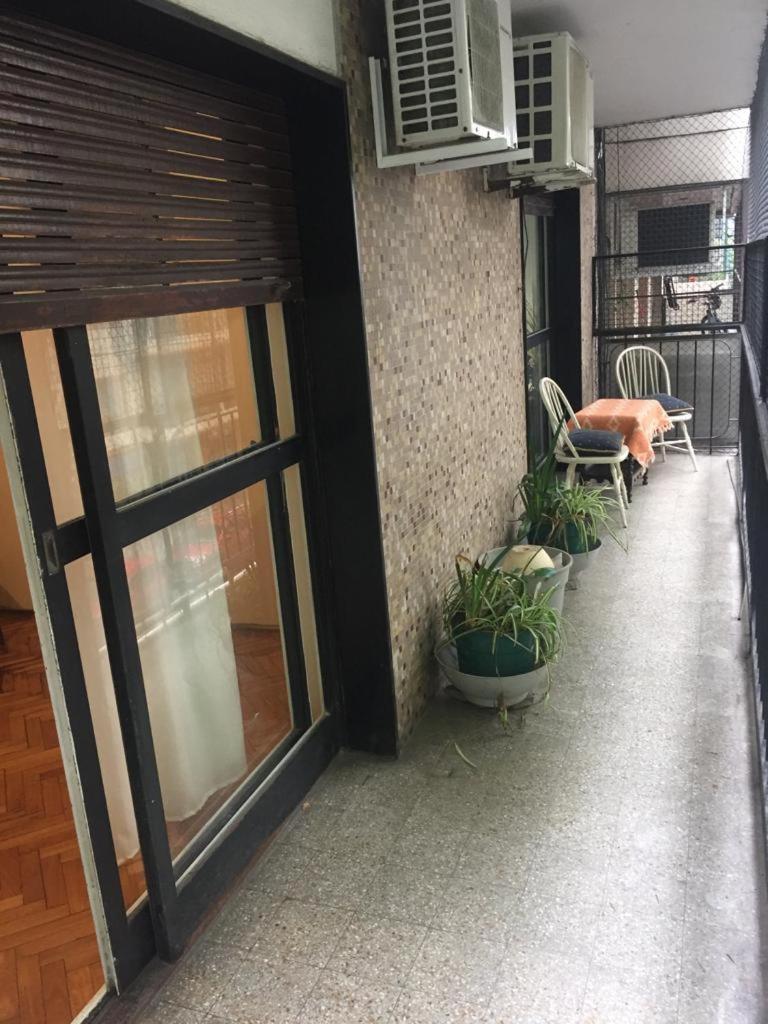 Apartment Confortable Dpto ,100 M2, Cochera En El Edificio Gratis , Balcon Grande A La Calle, Cerca Movistar Arena Buenos Aires