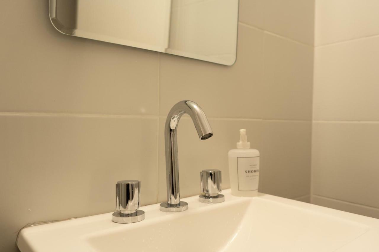 Esmeralda Studio Apartment