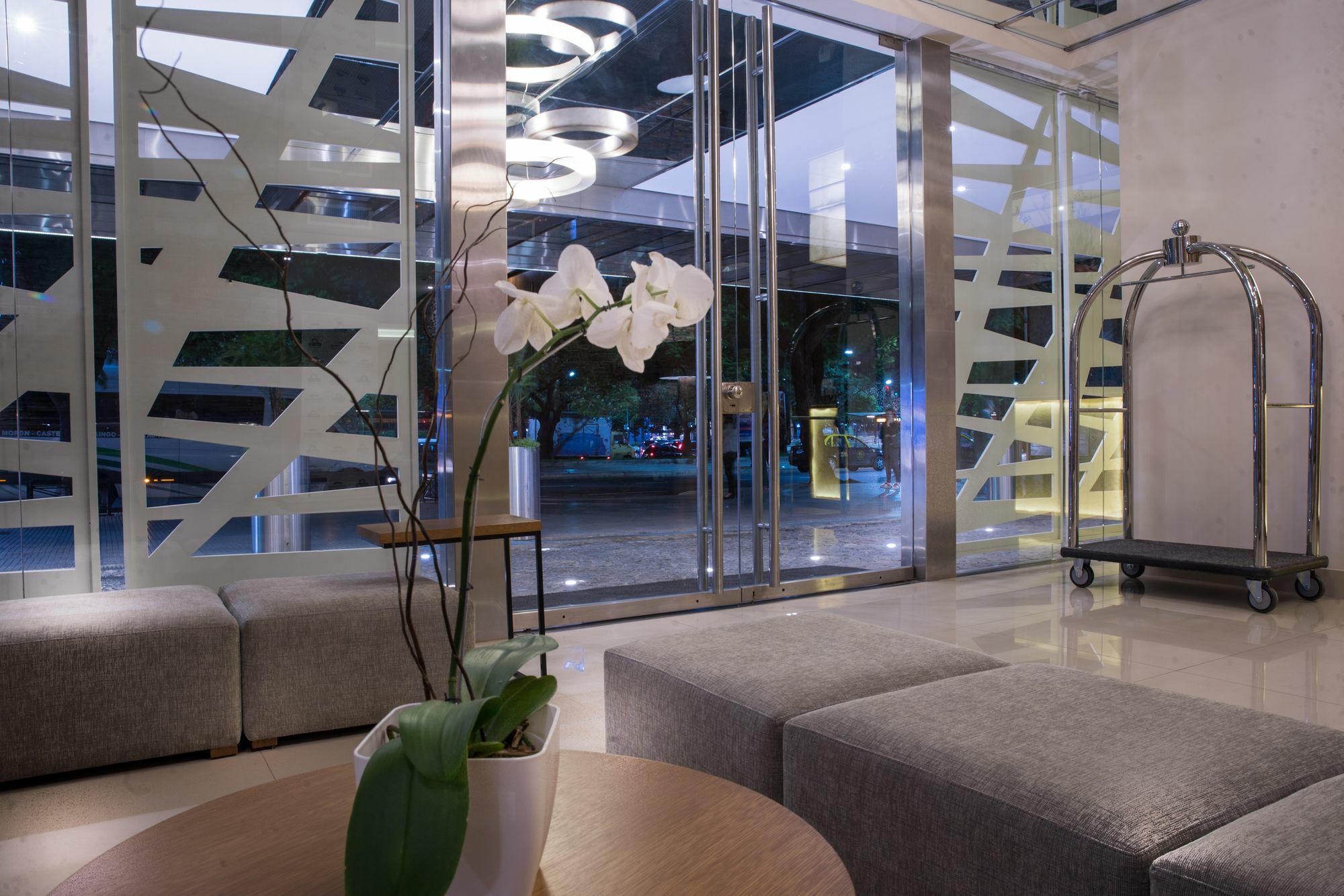 Howard Johnson Plaza Hotel 4*