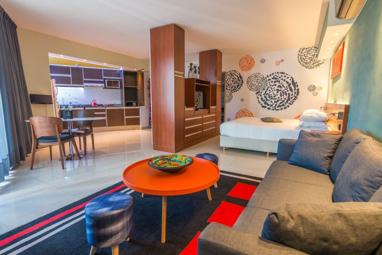 Shoshana Boutique 3*