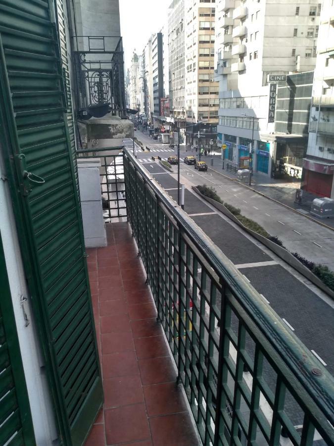 Corrientes Y Uruguay Apartment