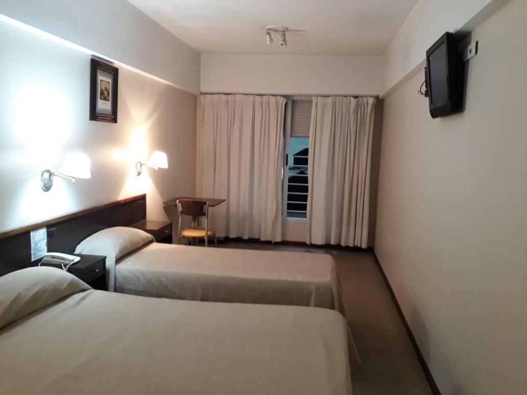 Carrara 2*