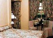 Hotel King's 2*