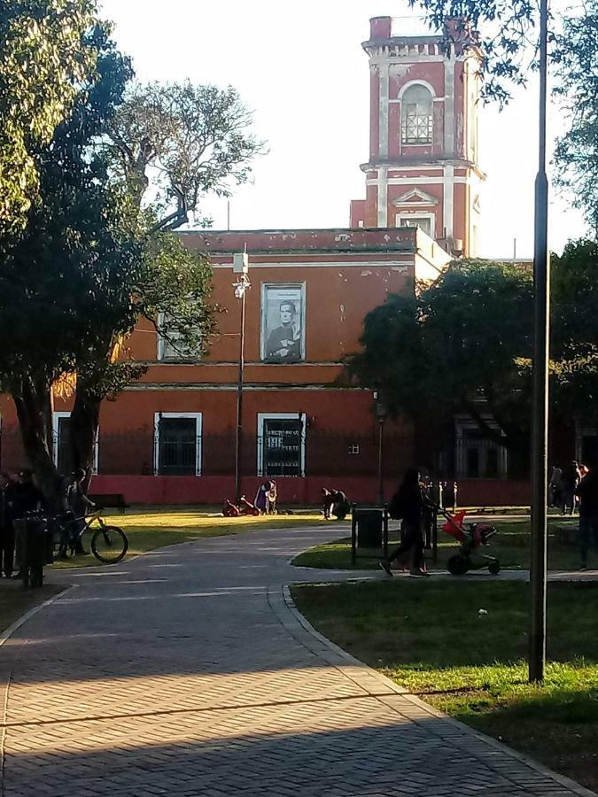 Calido En Parque Lezama Buenos Aires