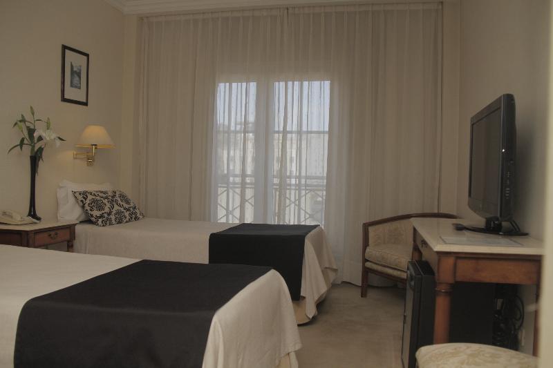 Howard Johnson 9 De Julio Avenue Hotel