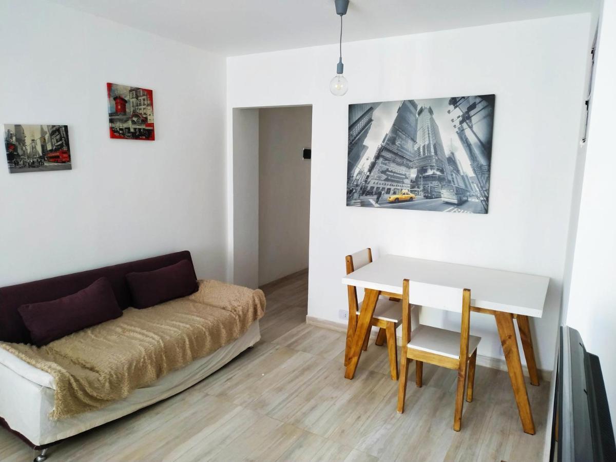 Jose Hernandez Apartment *