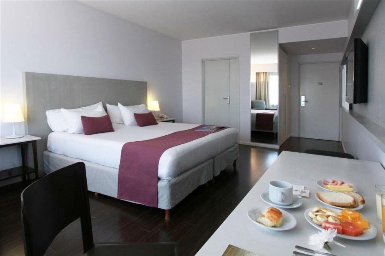 Dazzler By Wyndham Recoleta Hotel
