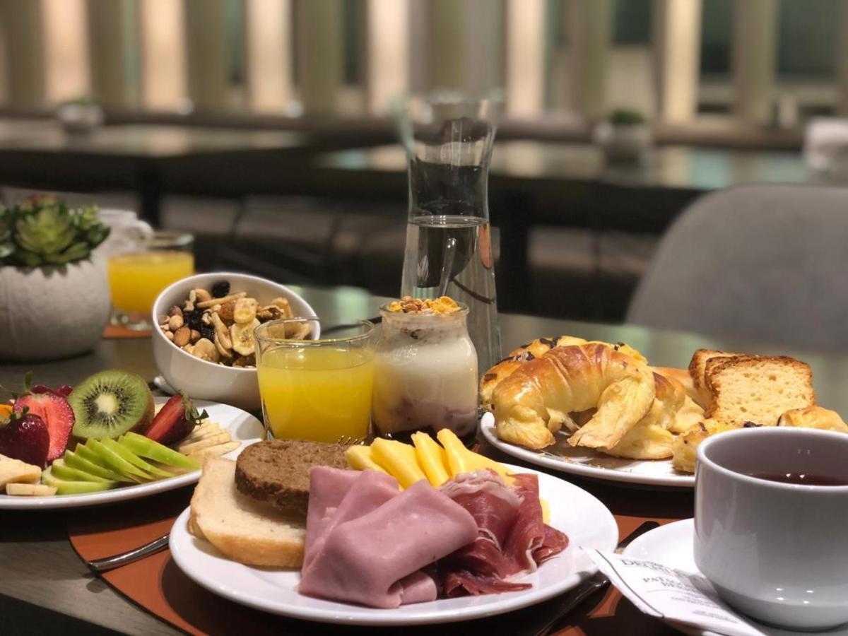 Hotel Huinid Obelisco Ciudad Autónoma de Buenos Aires