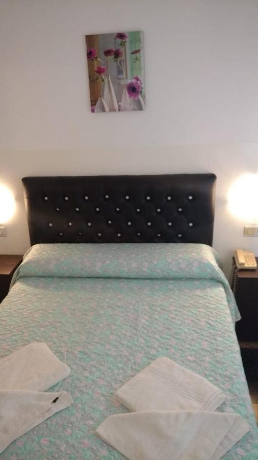 Leon Imperial Aparthotel 2*