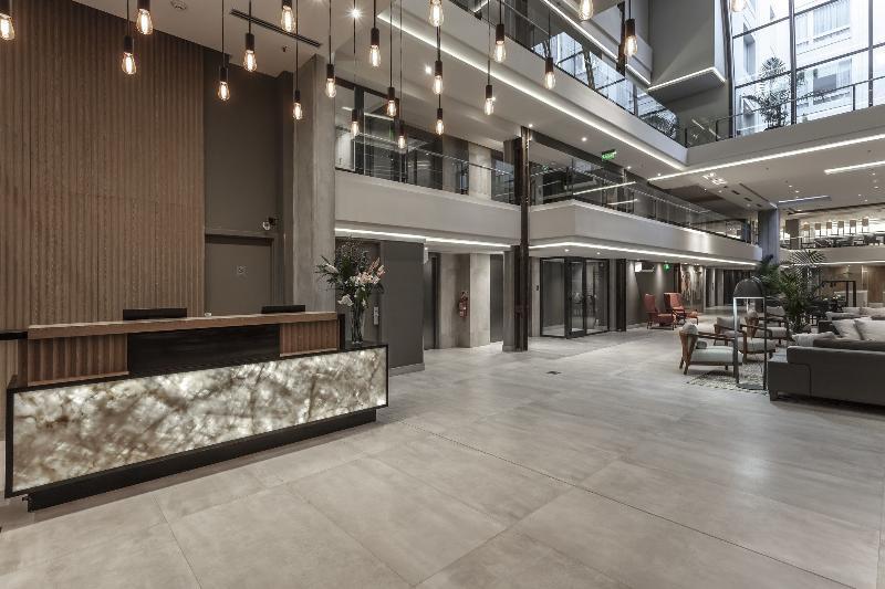 Huinid Obelisco 4*