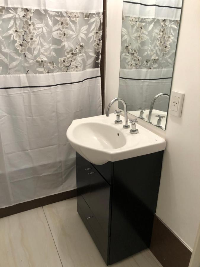 Lacroze Avenue Apartment
