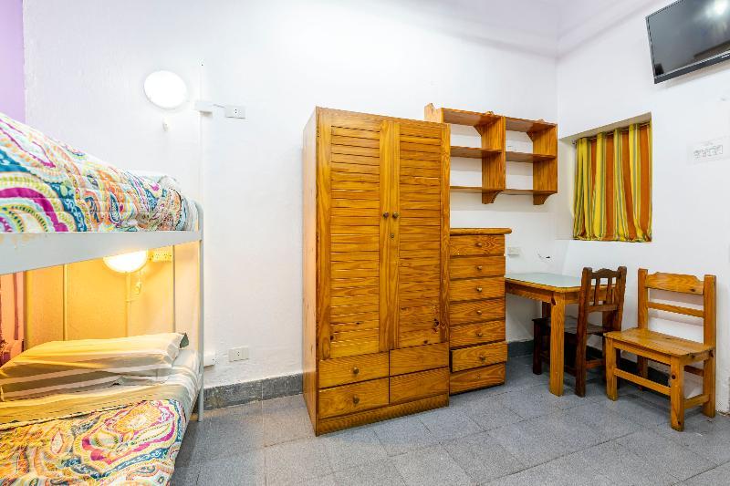 Master Borges Hostel *