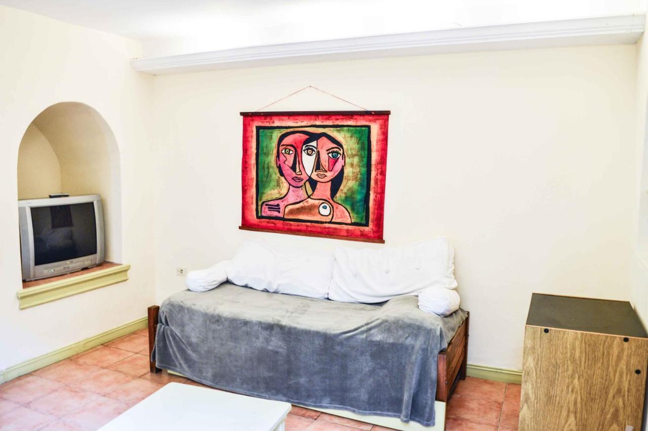 Bed & Breakfast Deptos En San Telmo Kohli House
