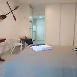 Elegante Monoambiente Estilo Nautico