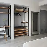 Rochester Hotel M