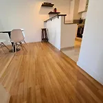 Deluxe Apartment In Excellent Location