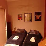 Comodo Depto En Buenos Aires Centro, Cerca De Importantes Avenidas Centros Gastronomicos Y Plaza Houssey,