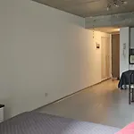 Monoambiente Amoblado Con Cochera Privada
