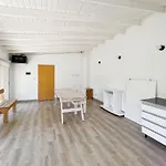 Modern Studio With Amenities In The Heart Of The City U4