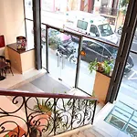 2055 Petit Hotel * Low Cost *